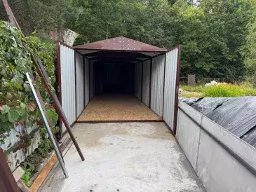 Гараж для автомобиля + хозблок для садовой техники в двойной расцветке в СНТ Рассвет, Троицкий адм.окр, г. Москва Гараж для автомобиля + хозблок для садовой техники в двойной расцветке в СНТ Рассвет, Троицкий адм.окр, г. Москва