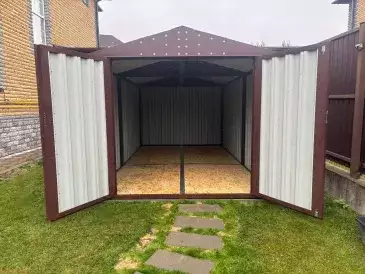 Хозблок для велосипедов, мастерской и хозяйственных вещей в шоколадном цвете в дер. Холмы, г.о. Истра, МО